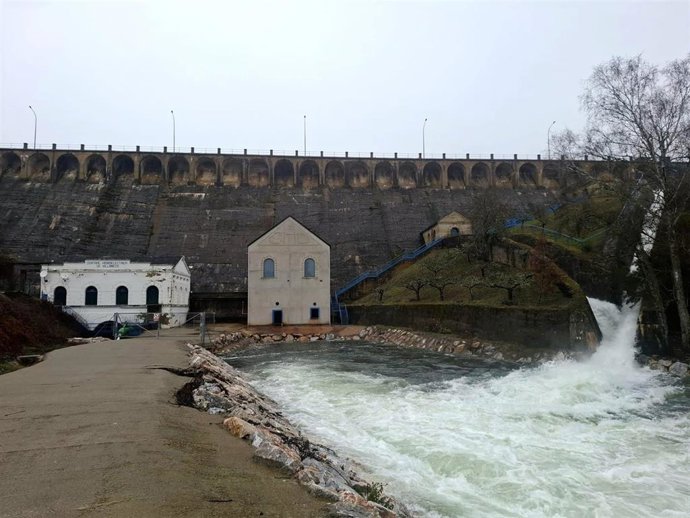 Presa de Villameca, en León, donde la CHD realiza desembalse debido al incremento del caudal del río Tuerto.