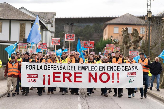 Movilización contra el ERE en ENCE, Navia.