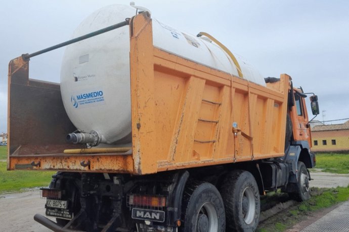 Camión cisterna del Consorcio MasMedio.