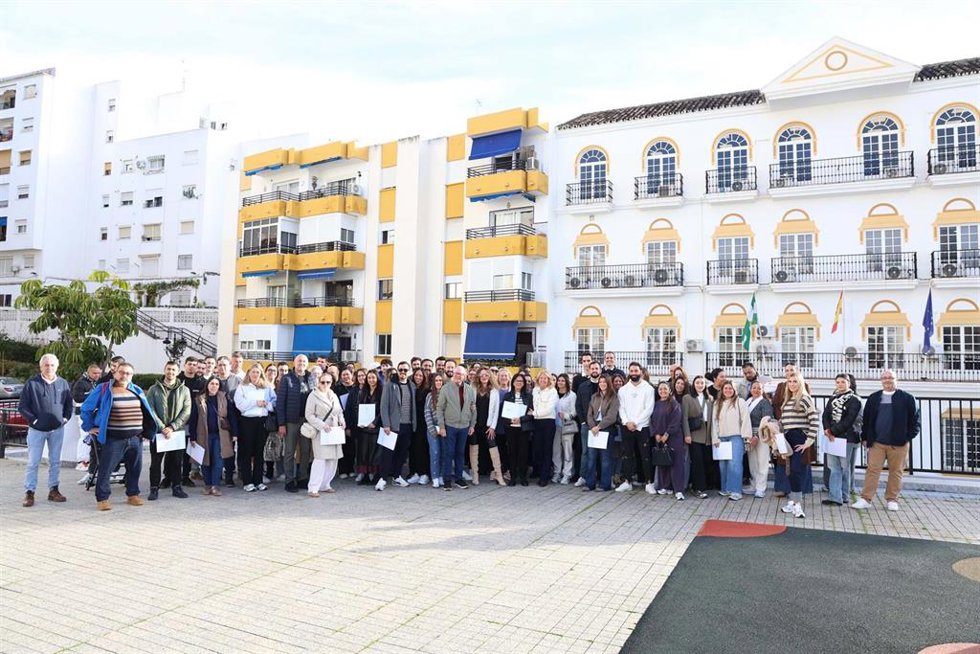 El Ayuntamiento de Marbella (Málaga) ha formalizado este miércoles la adjudicación de las 84 viviendas de protección oficial (VPO) en el núcleo de población de San Pedro Alcántara, ubicadas en un enclave estratégico junto al bulevar, con los beneficiari