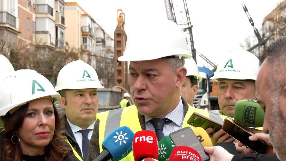 El alcalde de Sevilla acusa al Gobierno de inventarse un puente tras condena p