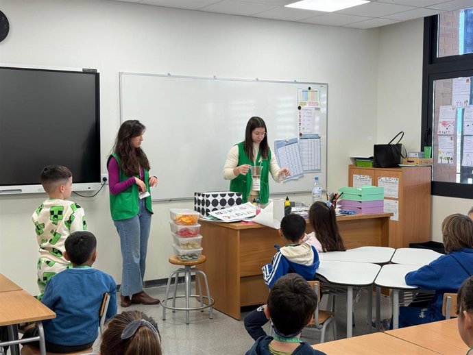 La AECC impulsa actividades en Baleares para conmemorar el Día de la Mujer y la Niña en la Ciencia