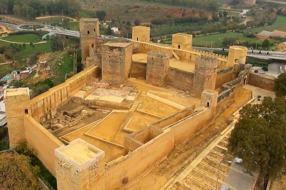 Archivo - Imagen del Castillo de Alcalá de Guadaíra (Sevilla).