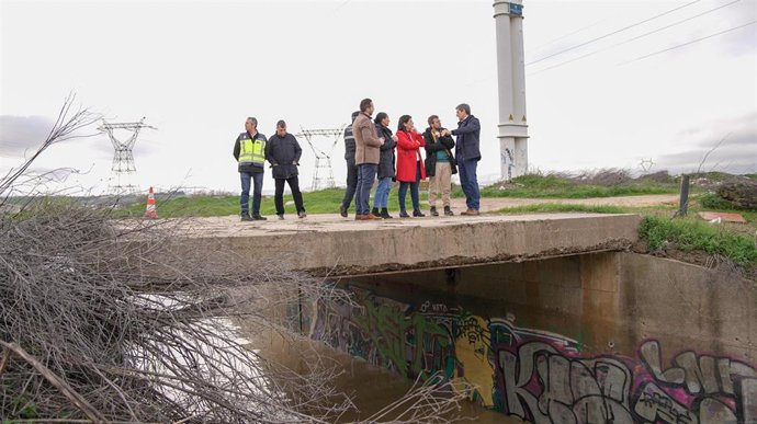 El delegado del Gobierno de España en Andalucía, Pedro Fernández, en su visita al municipio de Camas.