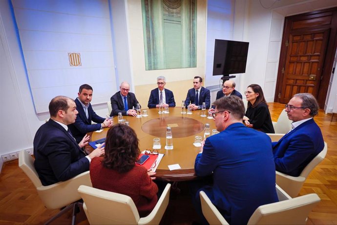 Reunión entre el conseller de la Presidència, Albert Dalmau, y el presidente de Cecot, Xavier Panés