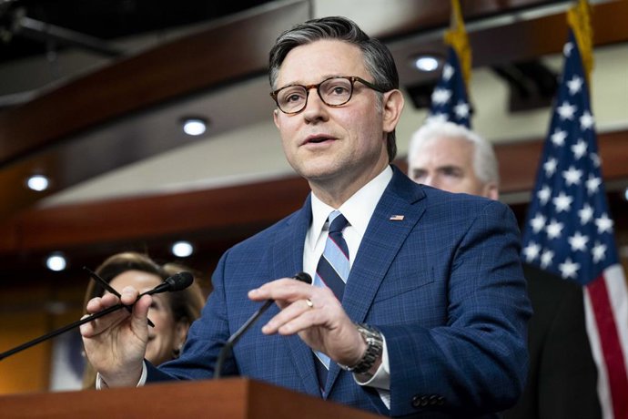 21 de janeiro de 2026, Washington, Distrito de Columbia, EUA: O presidente da Câmara dos Representantes, MIKE JOHNSON (R-LA), fala em uma coletiva de imprensa no Capitólio dos Estados Unidos, em Washington, D.C.