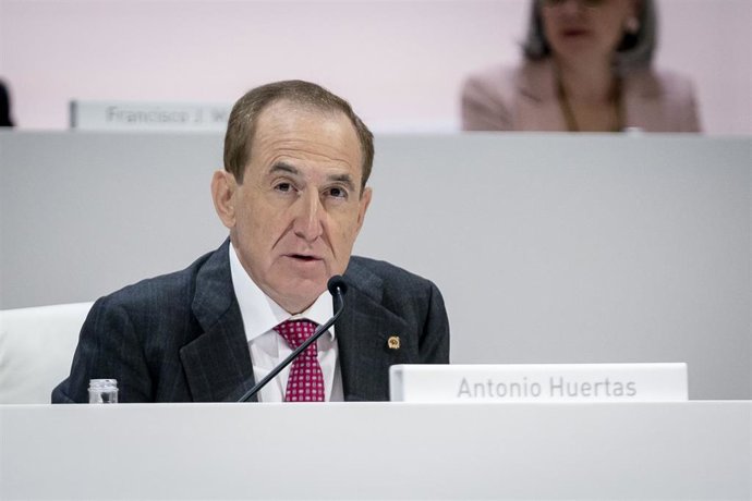 Archivo - El presidente de Mapfre, Antonio Huertas, durante una junta general de accionistas de Mapfre, a 15 de marzo de 2024, en Madrid (España).