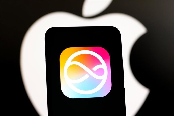 Ilustración del icono de Siri junto al logo de iPhone.