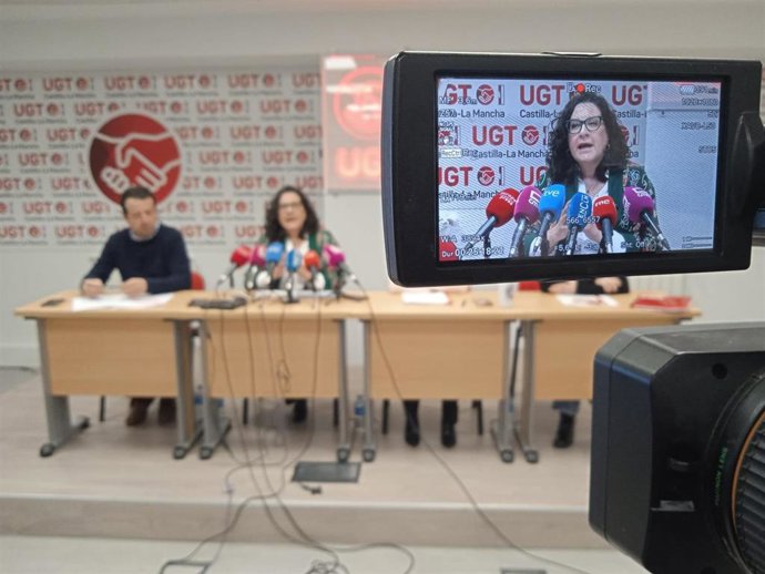 La secretaria general de UGT en Castilla-La Mancha, Lola Alcónez