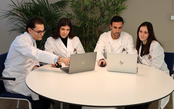 Imagen de un grupo de trabajadores en las instalaciones de ElPozo-Grupo Fuertes