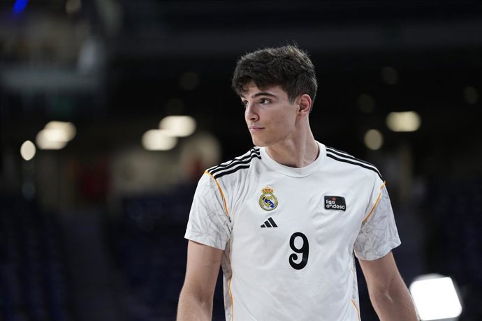 Archivo - Hugo Gonzalez of Real Madrid looks on during the Spanish League, Semi-Final second leg of Liga ACB Endesa, basketball match played between Real Madrid and Unicaja Baloncesto at Movistar Arena pavilion on June 13, 2025 in Madrid, Spain.