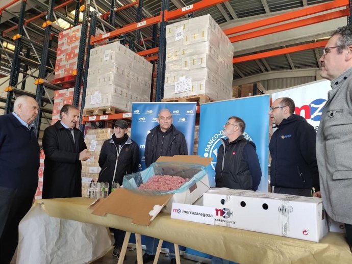 Mercazaragoza entrega 580 raciones de longaniza al Banco de Alimentos que las repartirá en comedores sociales con motivo del Jueves Lardero