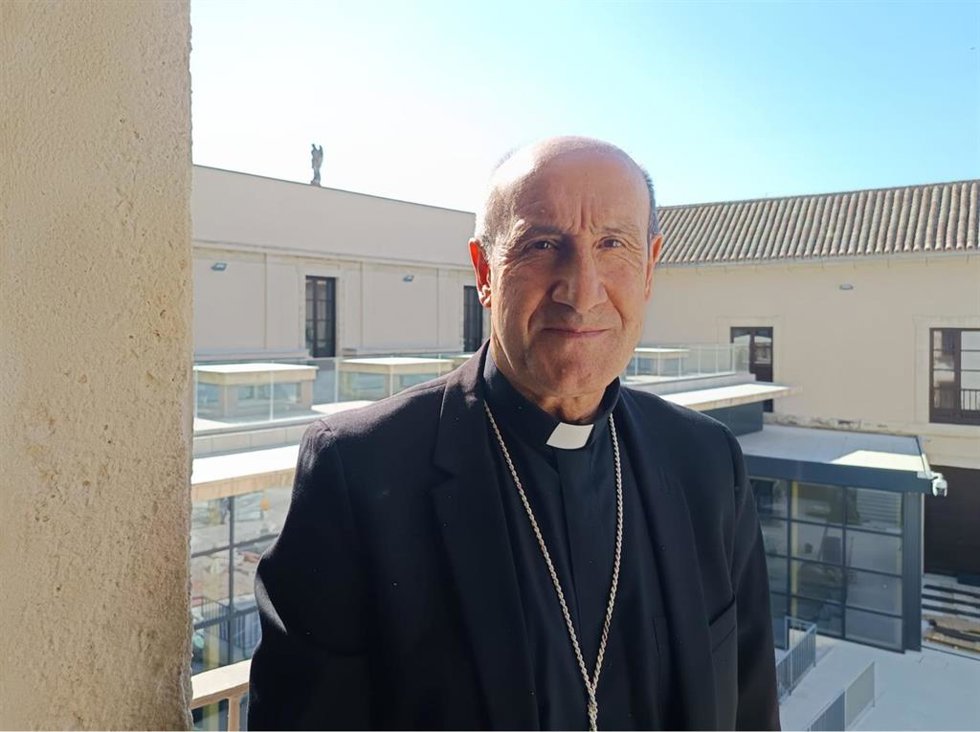 Archivo - El obispo de Córdoba, Jesús Fernández.