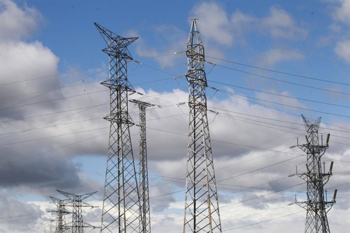 Archivo - Arquivo - Eletricidade, energia, cabos, torres elétricas, corrente