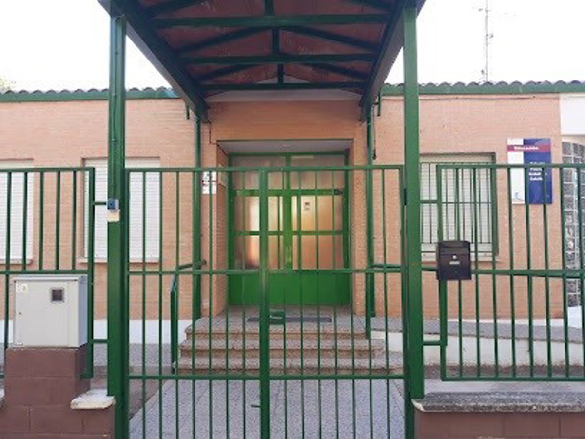 Cierra el colegio Isabel la Católica de Luciana a causa de las inundaciones