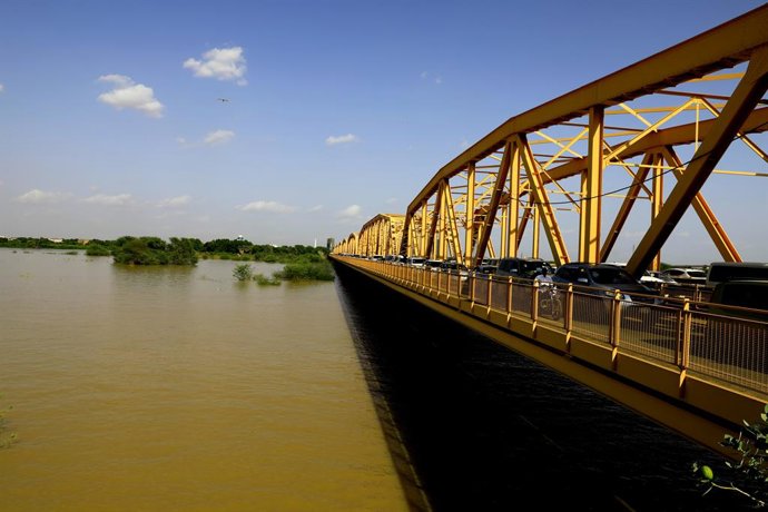 (200813) -- KHARTOUM, Aug. 13, 2020 (Xinhua) -- Photo taken on Aug. 12, 2020 shows a view of the swelling Blue Nile as its water level rises in Khartoum, Sudan.