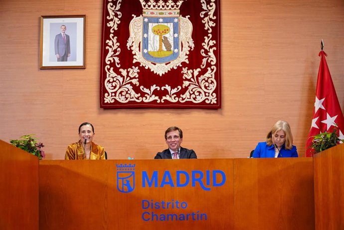 El alcalde de Madrid, José Luis Martínez-Almeida, en una rueda de prensa