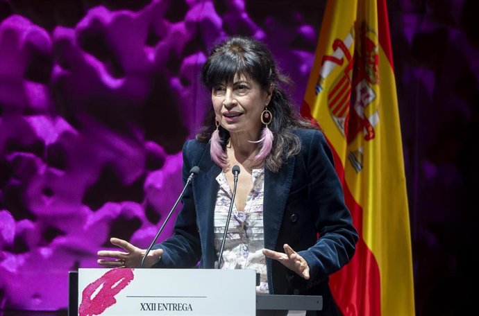 Archivo - La ministra de Igualdad, Ana Redondo, clausura el acto institucional con motivo del Día Internacional para la Eliminación de la Violencia contra las Mujeres en el auditorio CaixaForum, a 26 de noviembre de 2025, en Madrid (España). 