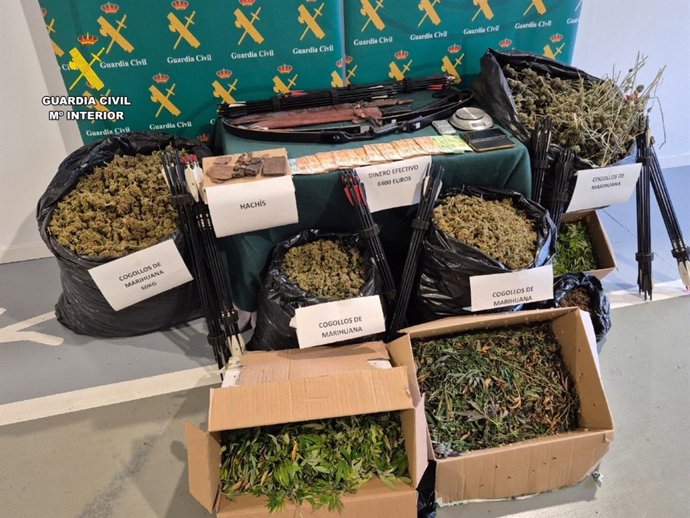 La droga intervenida en la vivienda.