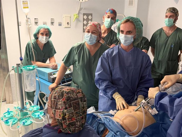 Vithas Málaga realiza con éxito la primera intervención de pectopexia laparoscópica