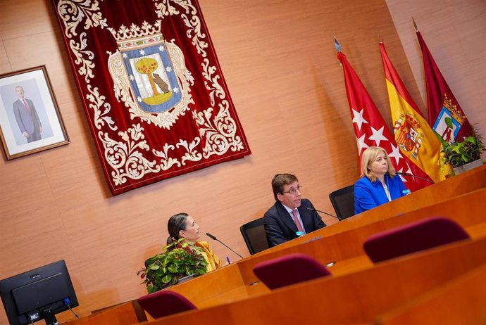 El alcalde de Madrid, José Luis Martínez-Almeida, en rueda de prensa