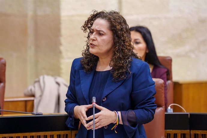 La portavoz de Por Andalucía, Inmaculada Nieto, en el pleno del Parlamento del 12 de febrero de 2026.