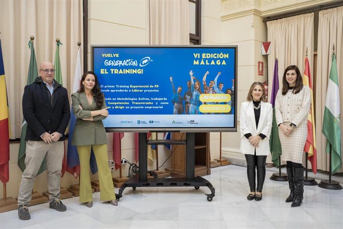 Presentación de 'Generación FP'  con la concejala delegada de Innovación, Digitalización y Captación de Inversiones, Alicia Izquierdo, junto a la concejala delegada de Educación y Fomento del Empleo, María Paz Flores, entre otros.