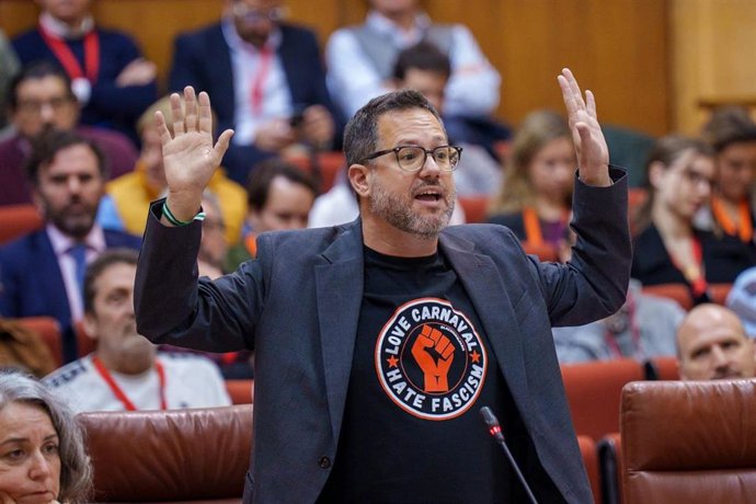 El portavoz del Grupo Mixto-Adelante Andalucía, José Ignacio García, este jueves en su pregunta al presidente de la Junta en el Pleno del Parlamento.