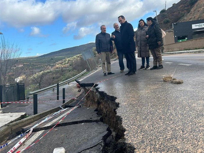 Representantes socialistas visitan Iznalloz (Granada)