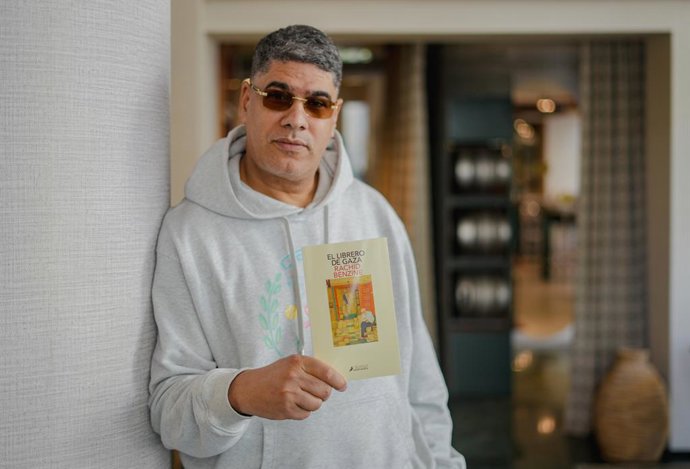 El escritor y politólogo Rachid Benzine posa en una entrevista para Europa Press.