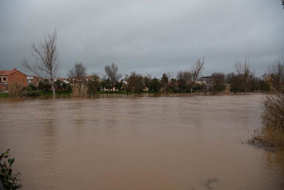 Crecida del río Bullaque, a 11 de febrero de 2026, en El Robledo, Ciudad Real, Castilla-La Mancha (España). La Unidad Militar de Emergencias (UME) se desplegará en los municipios del entorno del río Bullaque ante la previsión de que su caudal continúe c