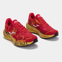 Archivo - Joma se inspira en la Antigua Roma para sus zapatillas de la ACEA Run Rome The Marathon 2026.