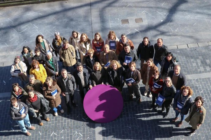 Gipuzkoako Aldundiko eta udaletako ordezkariak