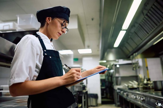 Nueva formación obligatoria para restaurantes; Sanidad la exige y prevé sanciones