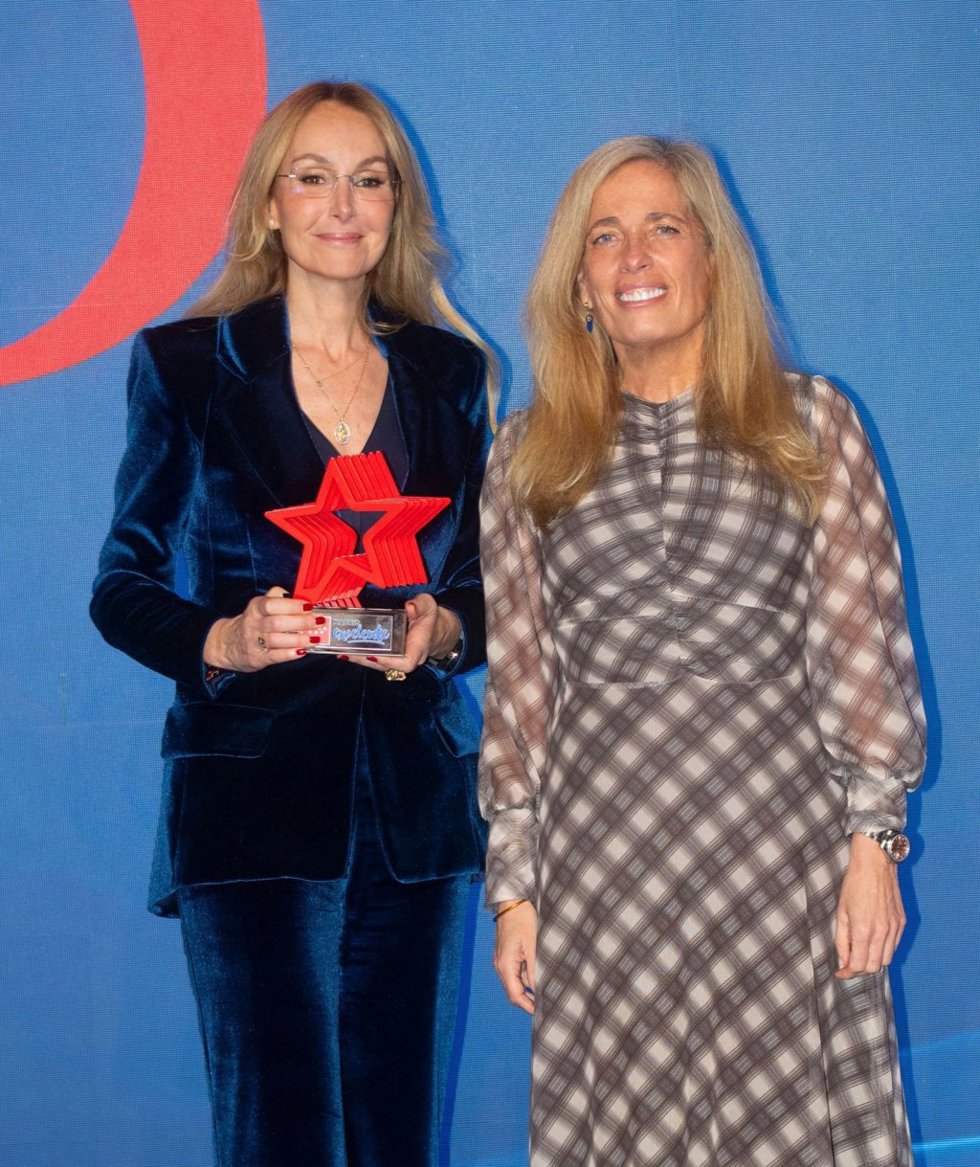 Esther Alcocer recoge el Premio Excelente otorgado a FCC