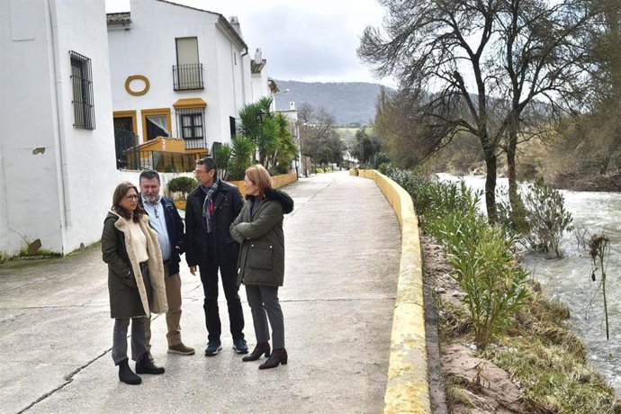 La delegada del Gobierno andaluz en Málaga, Patricia Navarro, visita la Serranía de Ronda tras el temporal.