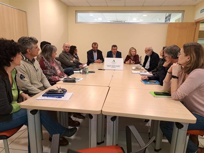 La Oficina del SAE de Teatinos participa en la iniciativa 'Mentoría de Equipos'  a cuyo inicio del proceso ha asistido la delegada de Empleo, Carmen Sánchez Sierra y el director del IAAP, José Loaiza García