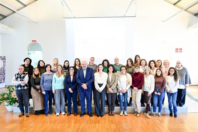 Bienvenida a 33 de los nuevos trabajadores contratados por el Ayuntamiento de Palma a través de un programa del SOIB.