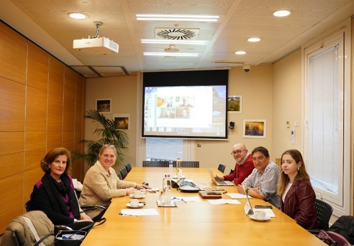 Imagem da reunião do Fórum de Médicos de Atenção Primária.