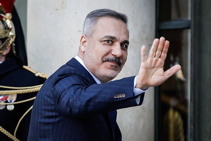 Archivo - January 6, 2026, Paris, France, France: Minister of Foreign Affairs of Turkiye Hakan Fidan at the Presidential Elysee Palace on January 06, 2026 in Paris, France. Leaders from around 30 countries are gathering in Paris to discuss military suppor