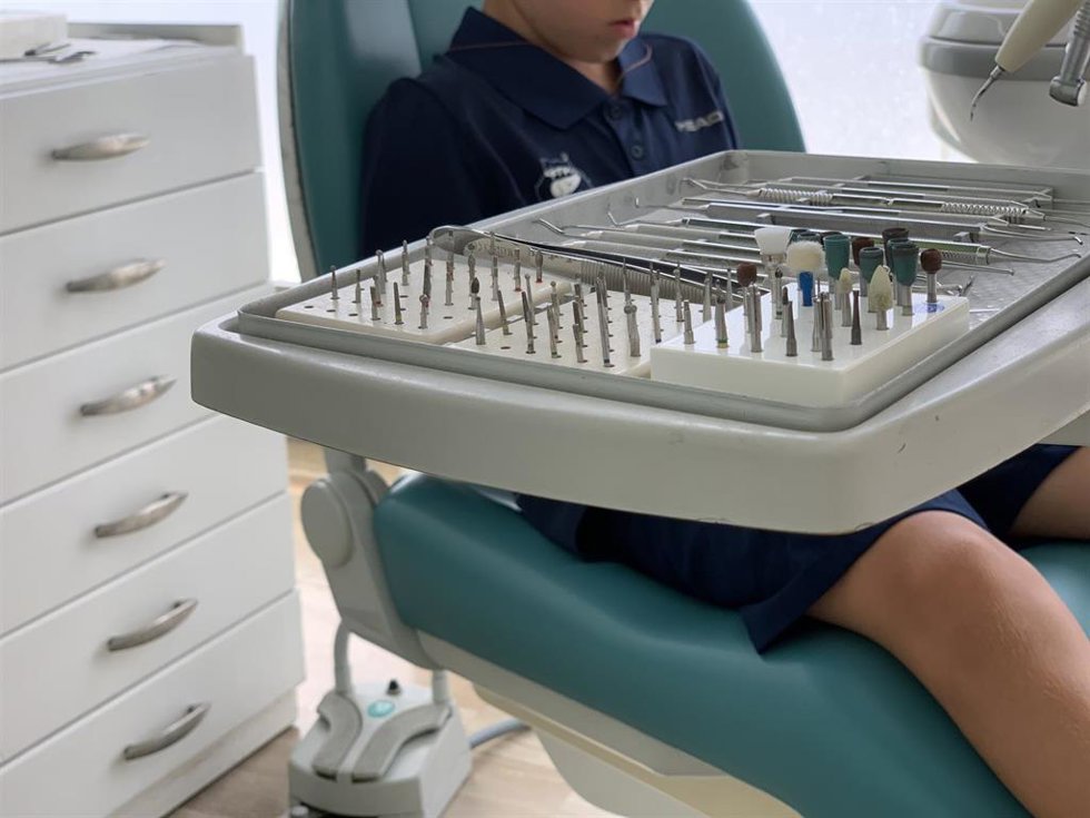 Archivo - Niño en la consulta de un dentista.