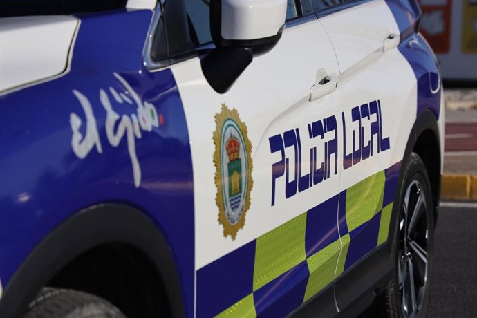Archivo - Un vehículo de la Policía Local de El Ejido (Almería).
