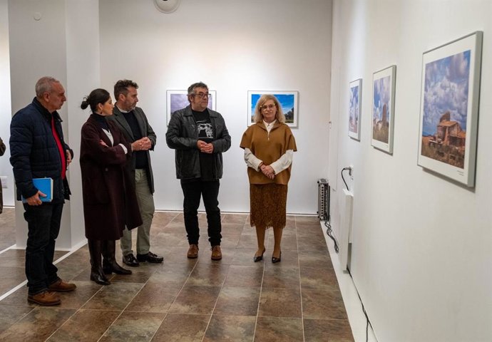 Inauguración de la exposición fotográfica 'Promesas de Pan. Molinos en el Andévalo', de Jorge Garrido.