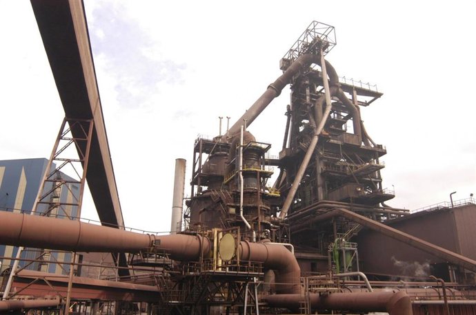 Archivo - Alto horno de Arcelor.
