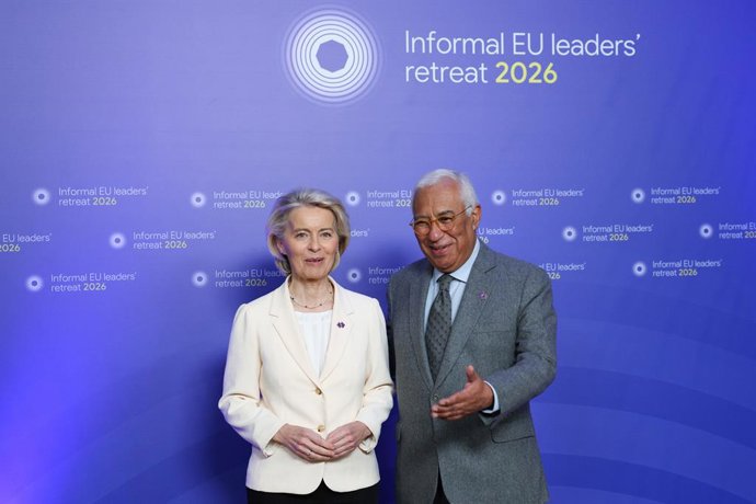 HANDOUT - 12 February 2026, Belgium, Bilzen: President of the European Council Antiono Costa and President of the European Commission Ursula von der Leyen pose for pictures ahead of EU leaders' informal meeting in Bilzen. Photo: Alexandros MICHAILIDIS/Eur