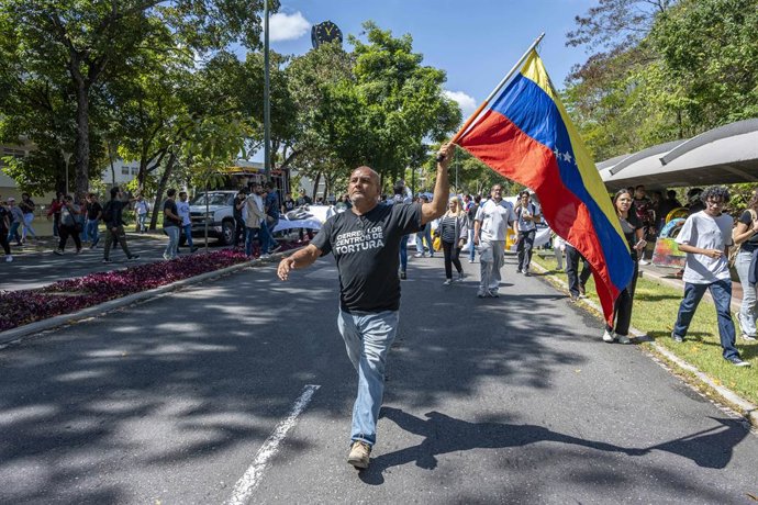 February 3, 2026, Caracas, Distrito Capital, Venezuela: University students, mothers, and relatives of political prisoners and some released prisoners protested on Tuesday at the Central University of Venezuela (UCV) to demand a broad amnesty, with transp