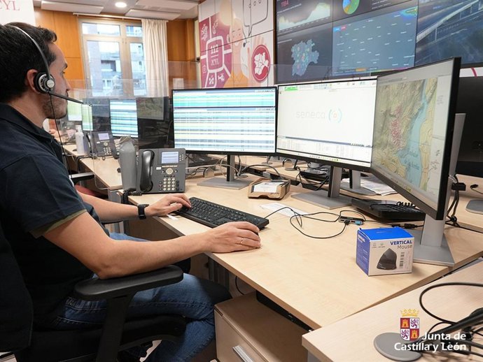 El 112 de CyL atiende 160 llamadas por caída de objetos, desbordamientos de cauces y filtraciones de agua