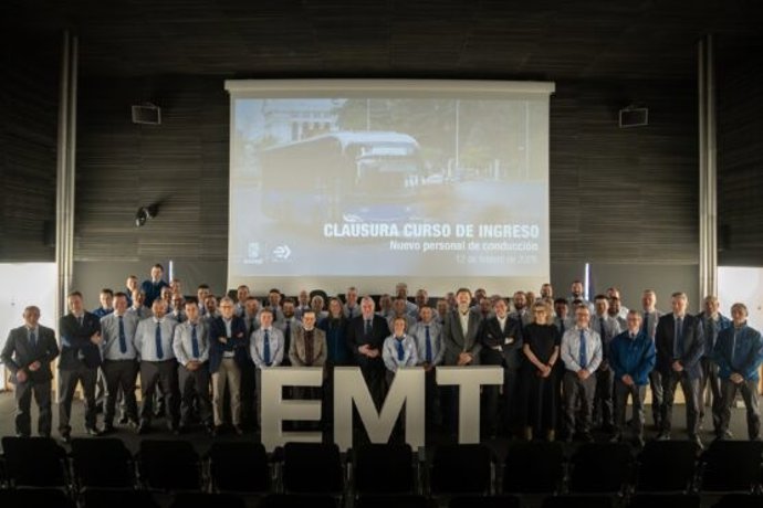 Clausura de la nueva promoción de profesionales de la conducción de EMT Madrid.