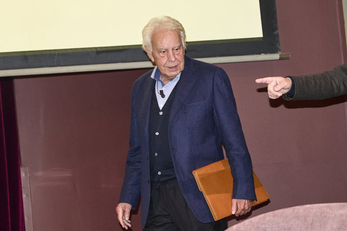 El expresidente del Gobierno Felipe González durante los Desayunos del Ateneo, a 10 de febrero de 2026, en Madrid (España).