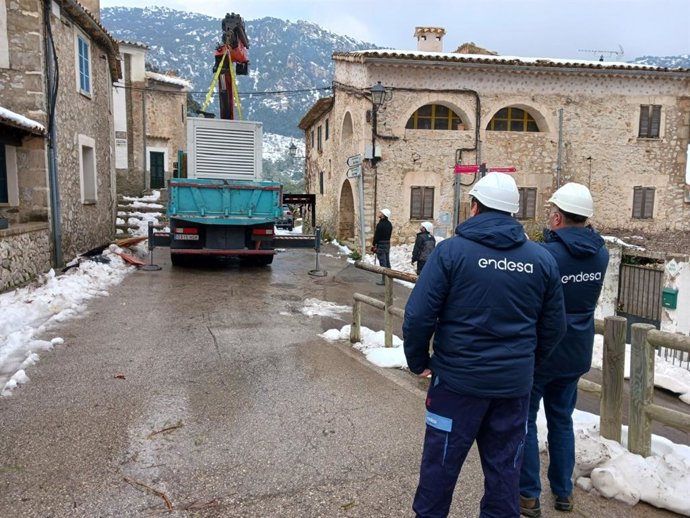Endesa eleva a los 1,8 millones el presupuesto destinado al refuerzo de la red frente a fenómenos climáticos extremos.